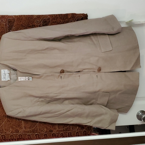 Jerome Bernard Tan Suit 10 (Suit Button found) - Picture 3 of 8